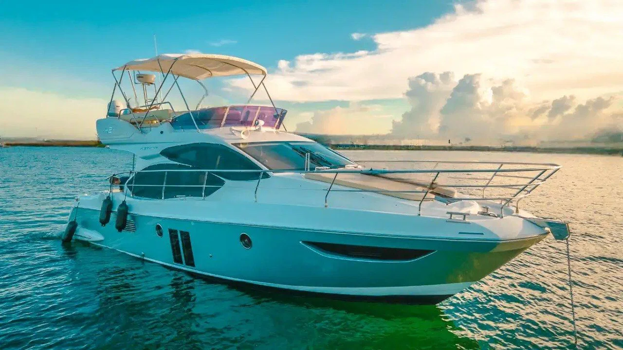 40′ Azimut II yacht