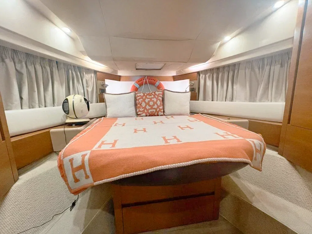 40′ Azimut II gallery photo 2