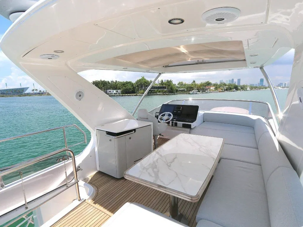 55′ Azimut Fly gallery photo 5