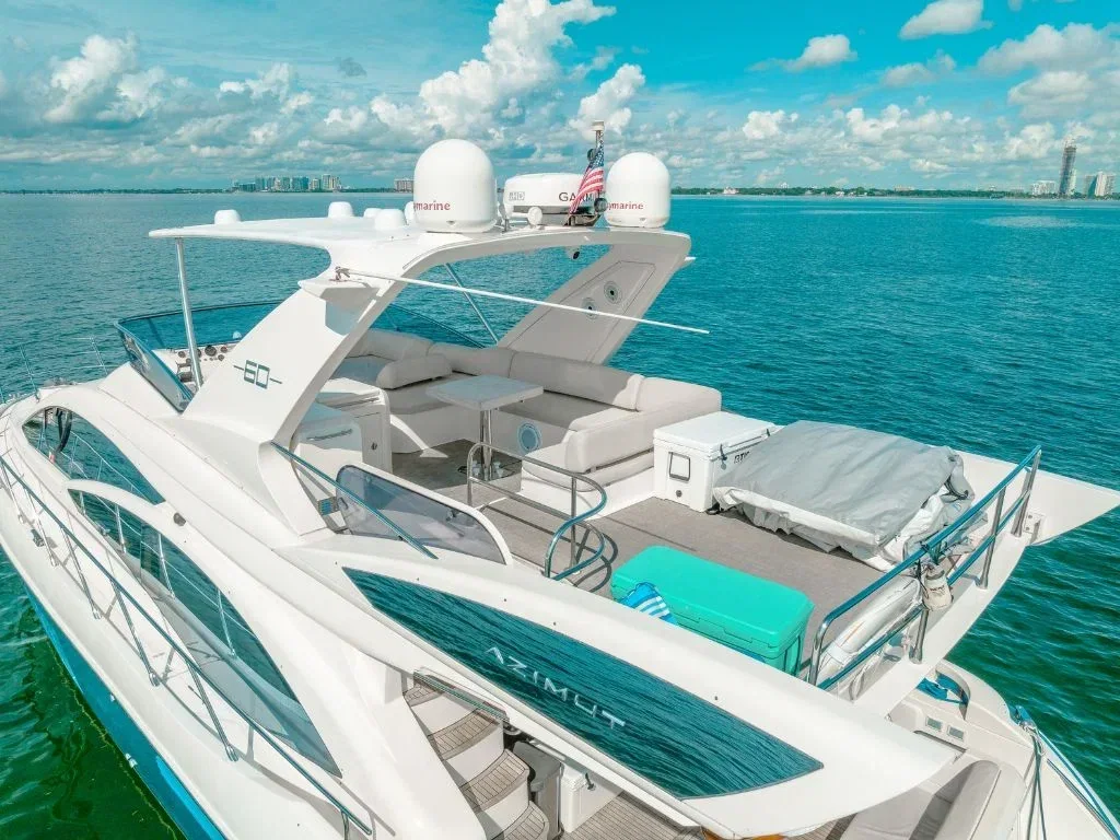 60′ Azimut yacht