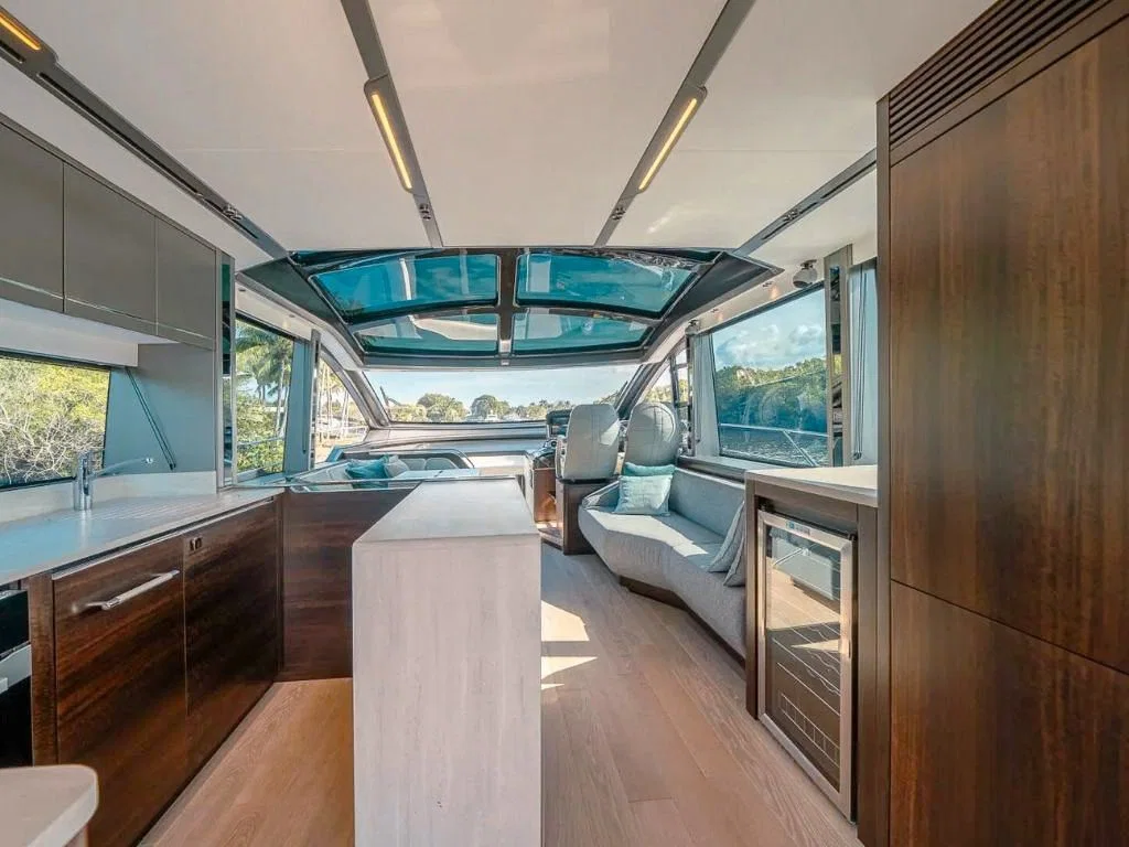 65′ Sunseeker photo 11