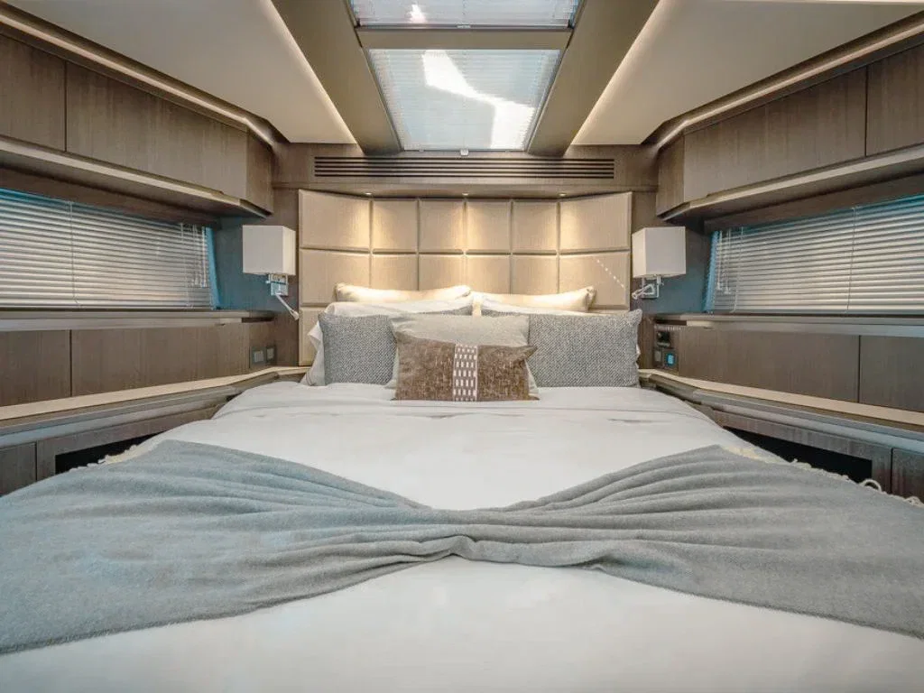 68′ Galeon IV photo 10