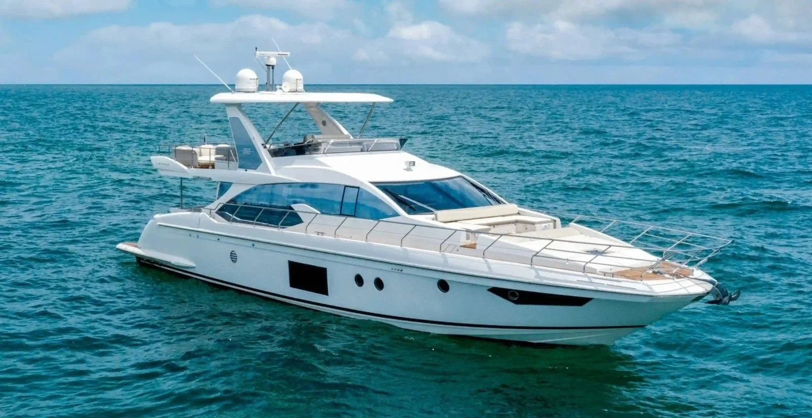 70′ Azimut Fly yacht