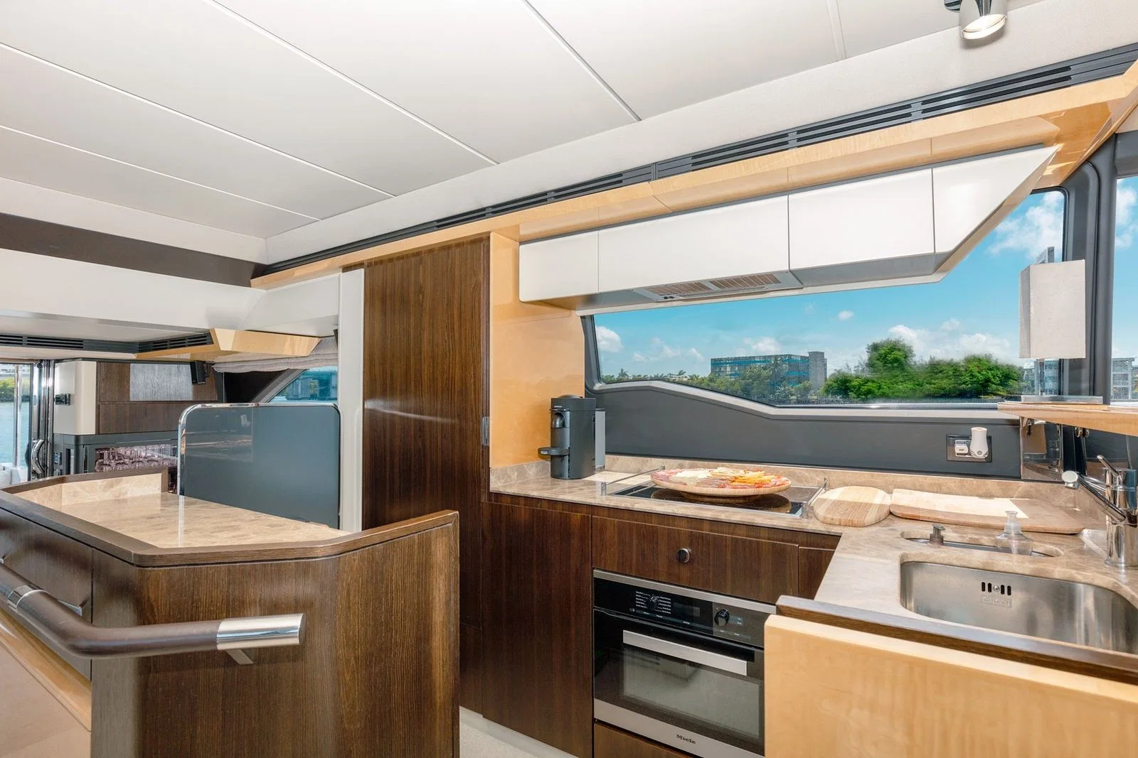 70′ Azimut Fly photo 8