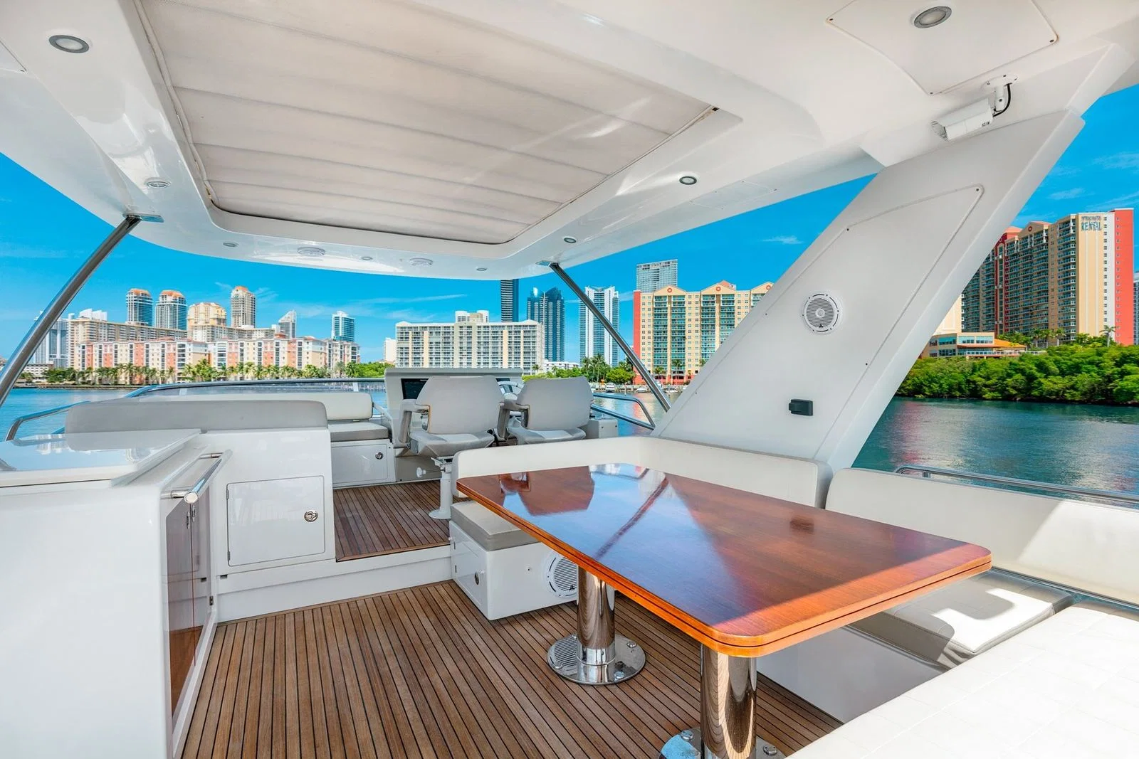 70′ Azimut Fly photo 10