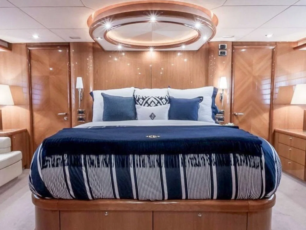 82′ Sunseeker photo 7 of 25