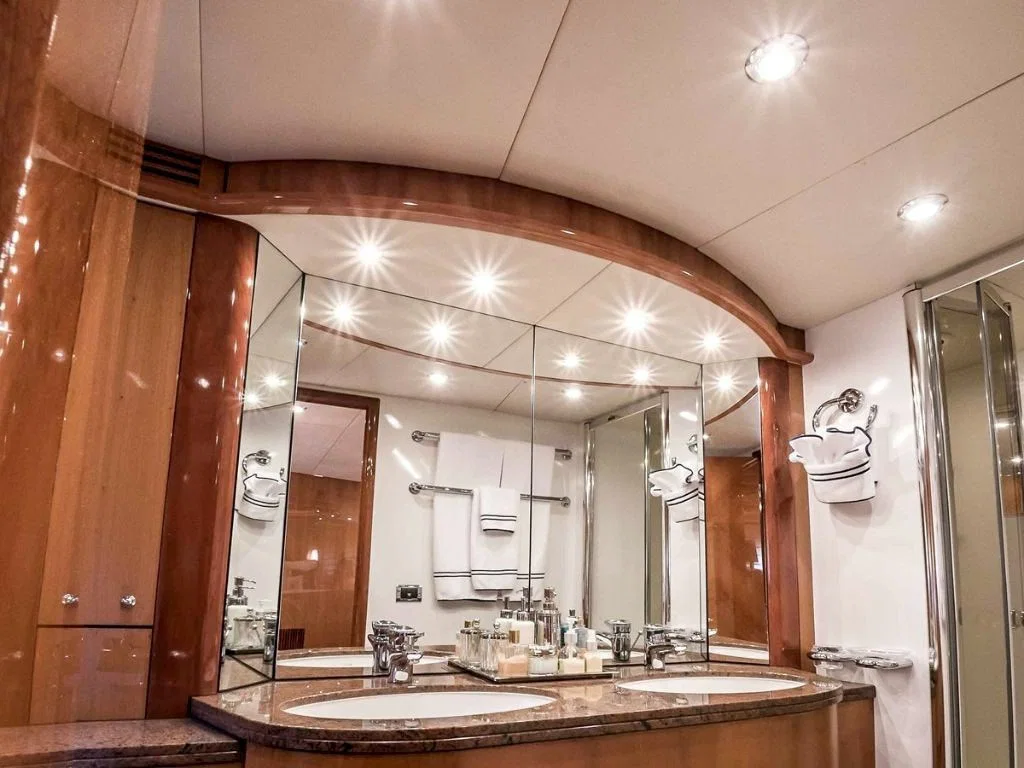 82′ Sunseeker photo 12 of 25