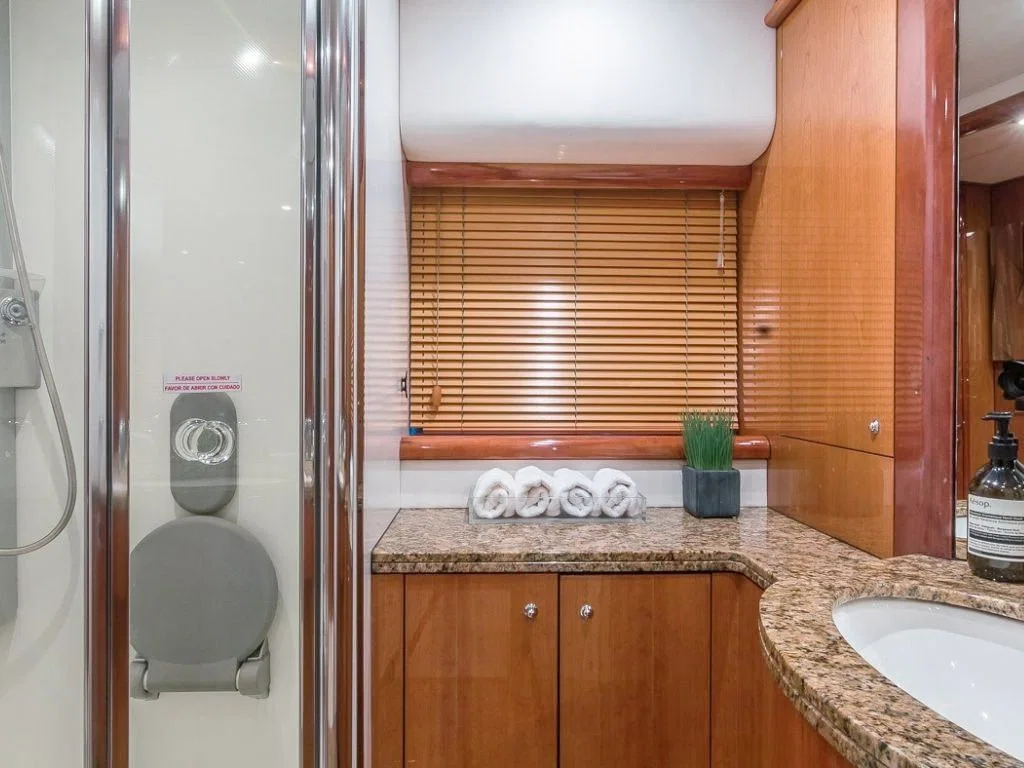 82′ Sunseeker photo 21 of 25